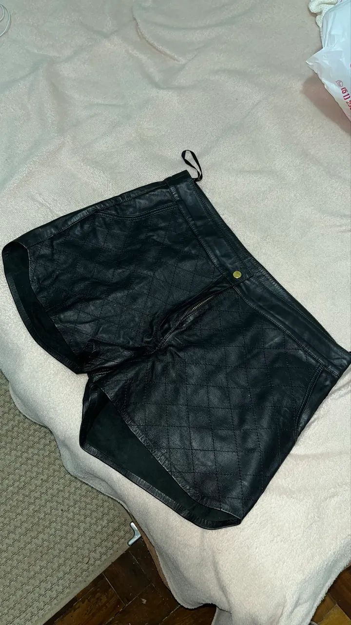 Short de Couro Legítimo 
