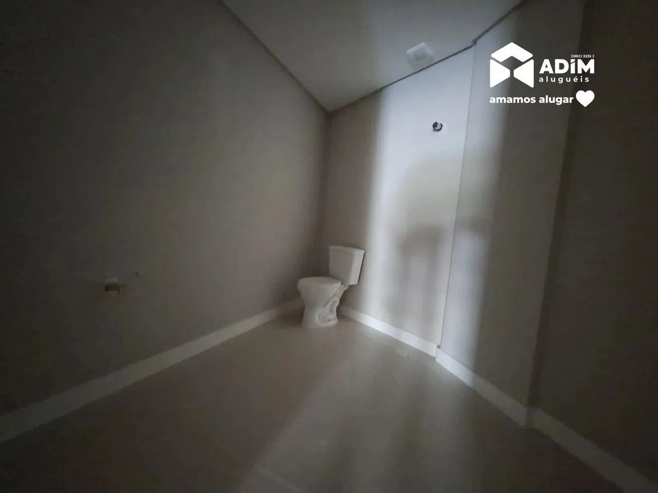 Sala Comercial para Aluguel no Centro de Itapema - 153 m² com 1 Vaga - Foto 5
