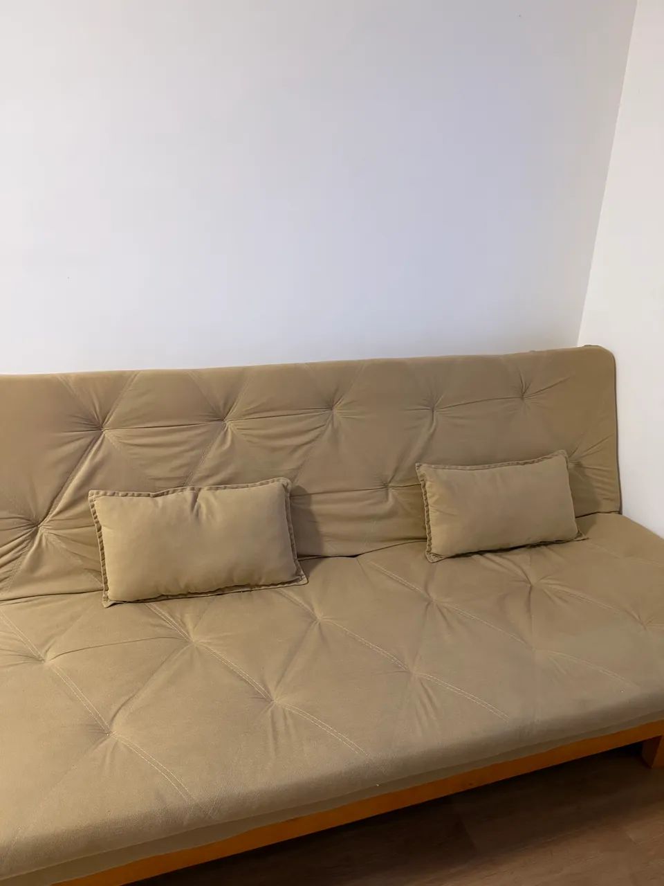 Vende-se sofá com pouco tempo de uso  - Foto 2
