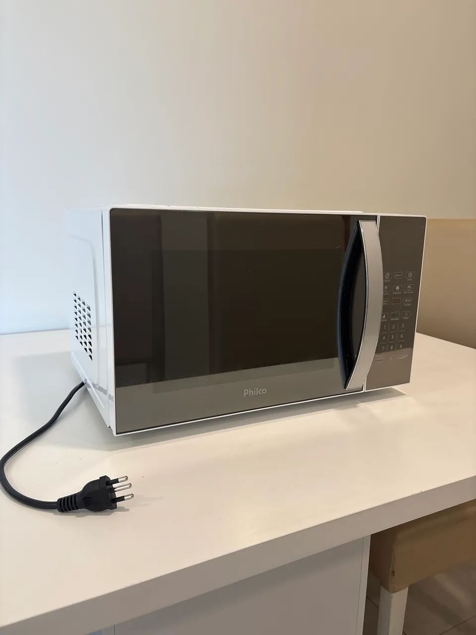 Micro-ondas Philco 28L 1100W