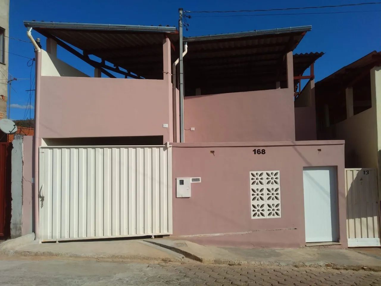 Casa a venda no centro de BAEPENDI 