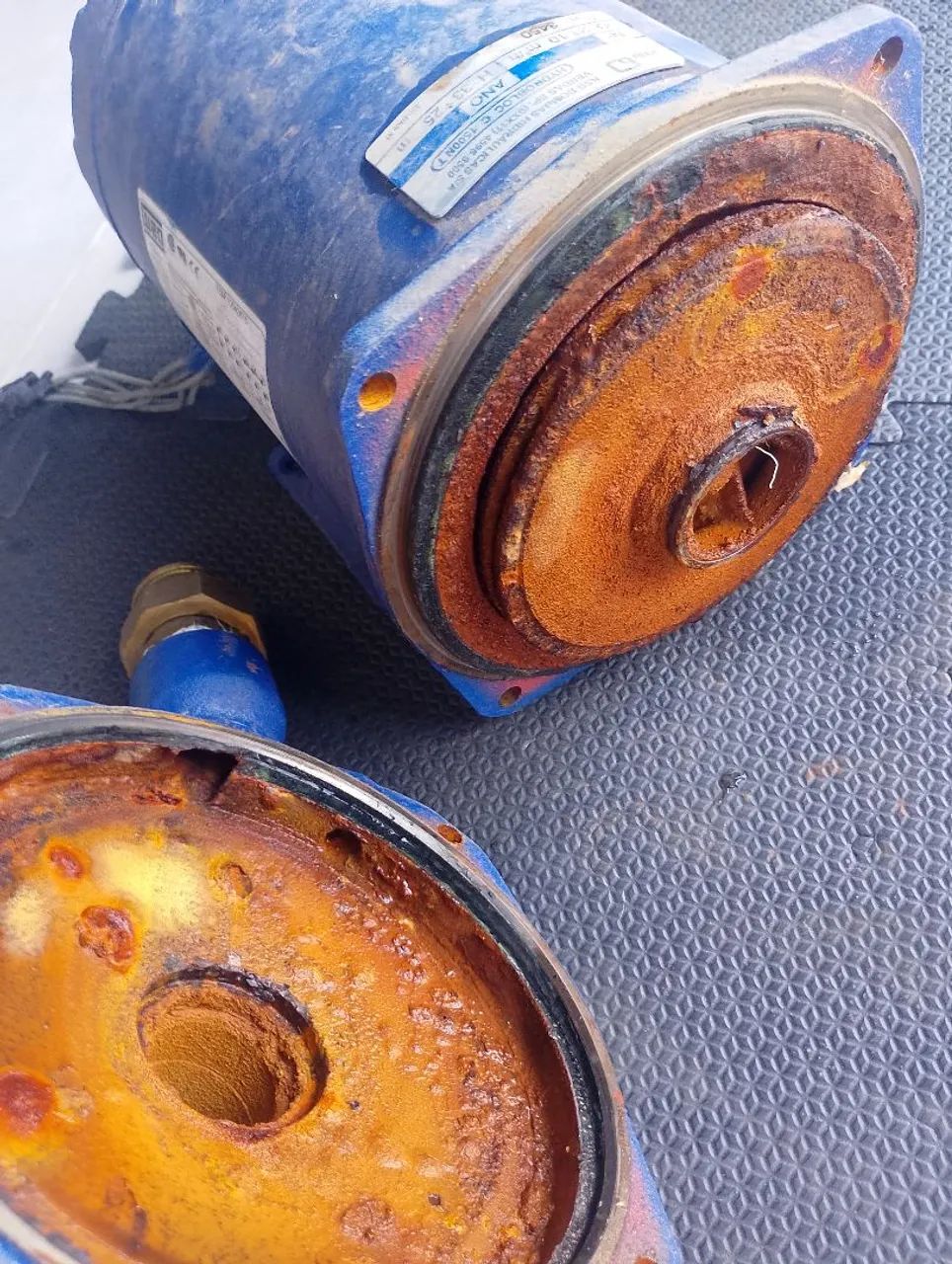Manutenção em bombas d'água e desentupidora 