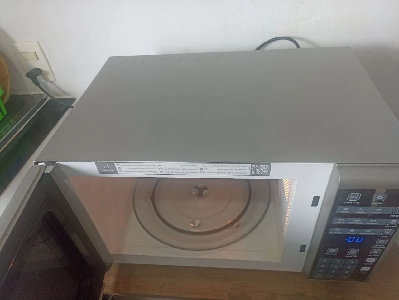 Microondas 31 litros  - Foto 2