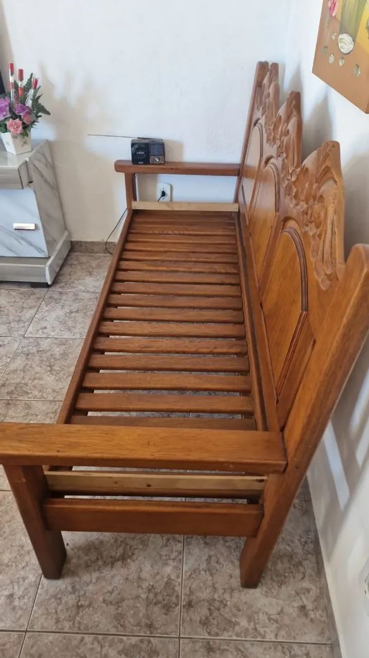 Vendo conjunto sofá de madeira nobre Cedro Arana - Foto 2