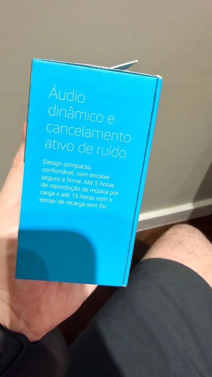 Echo Buds com estojo de recarga sem fio - Foto 3