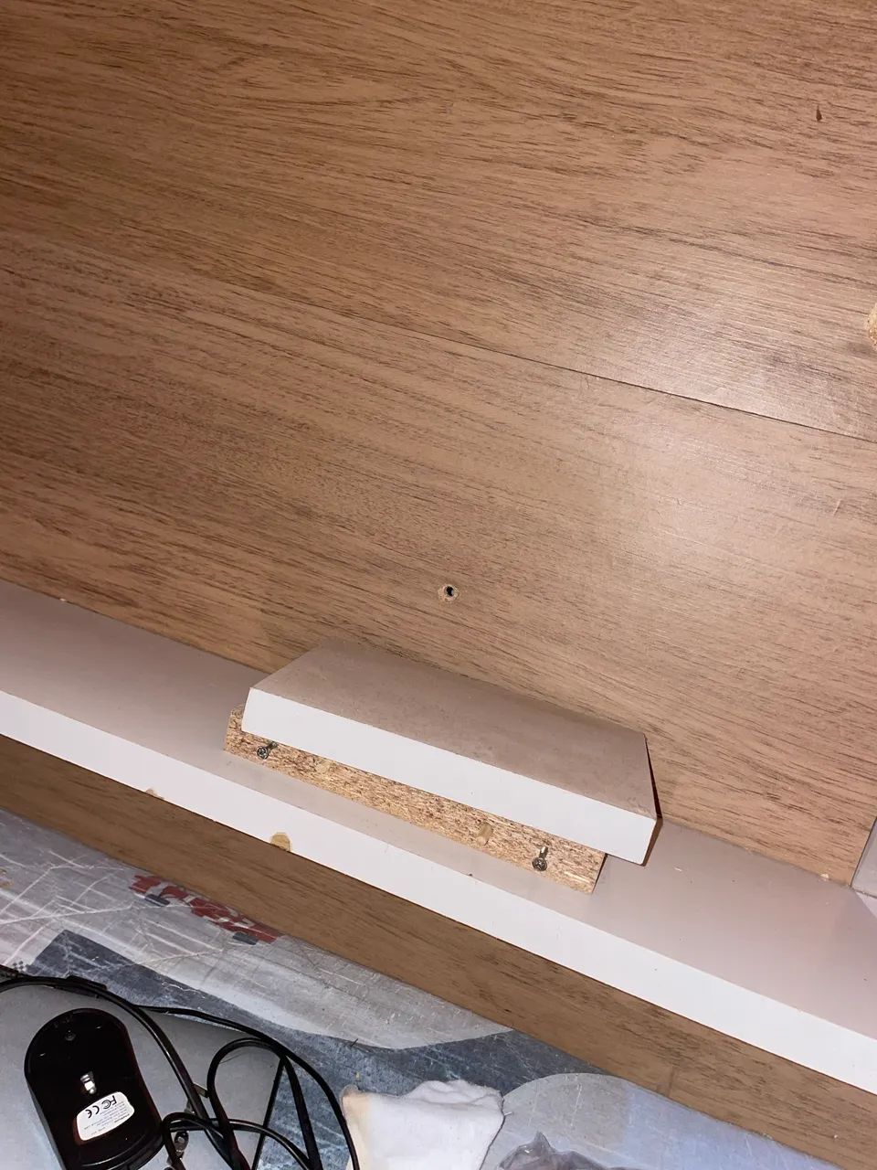 Painel grande, com espelhos e prateleiras - Foto 2