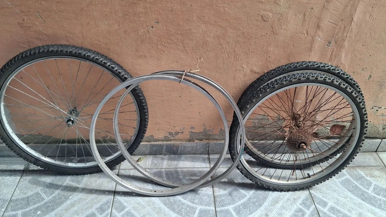 Vendo Rodas e Aros de bicicletas (Ler Anúncio)