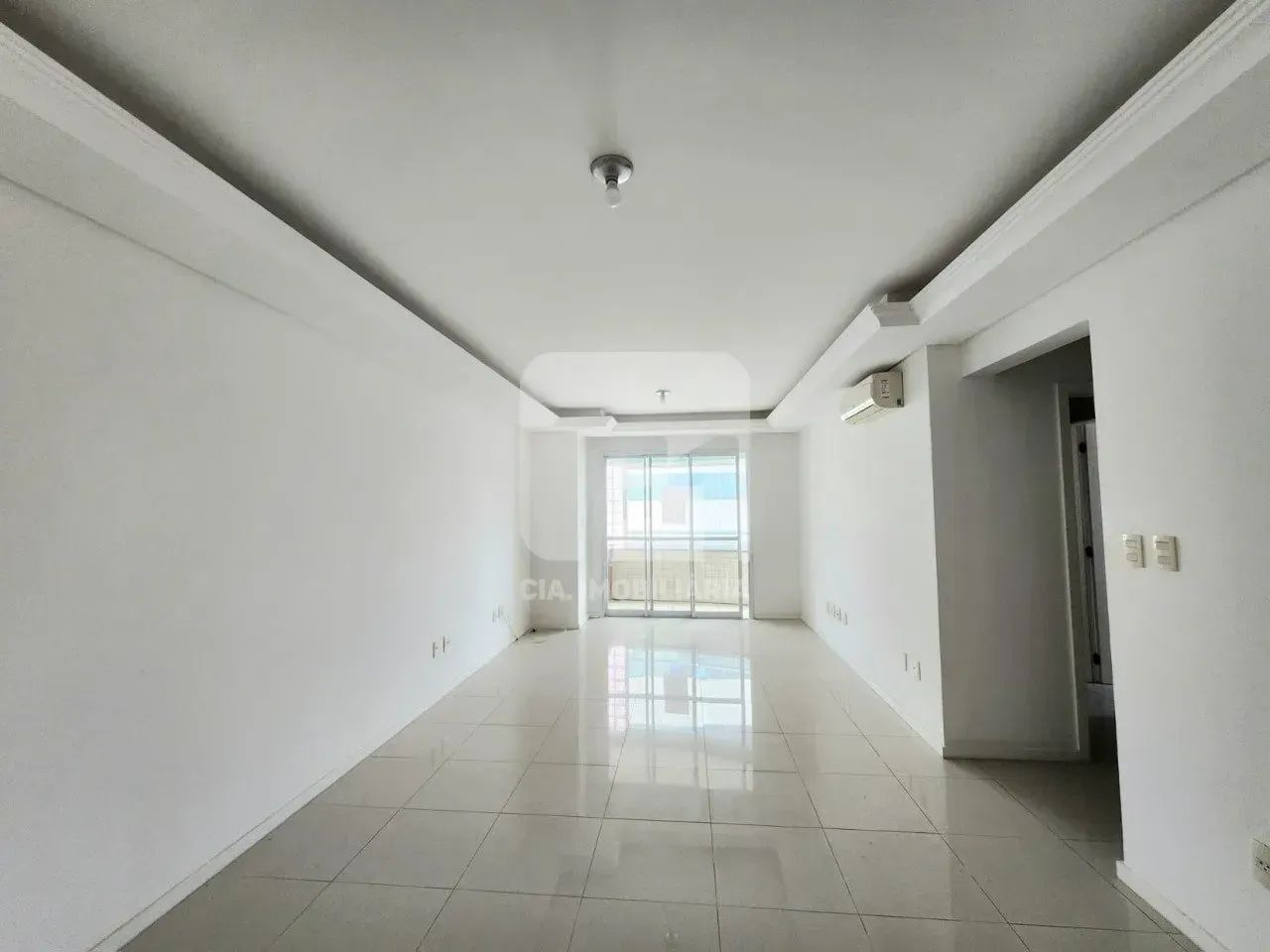 Apartamento com 2 dormitórios em região nobre no Centro - Foto 2