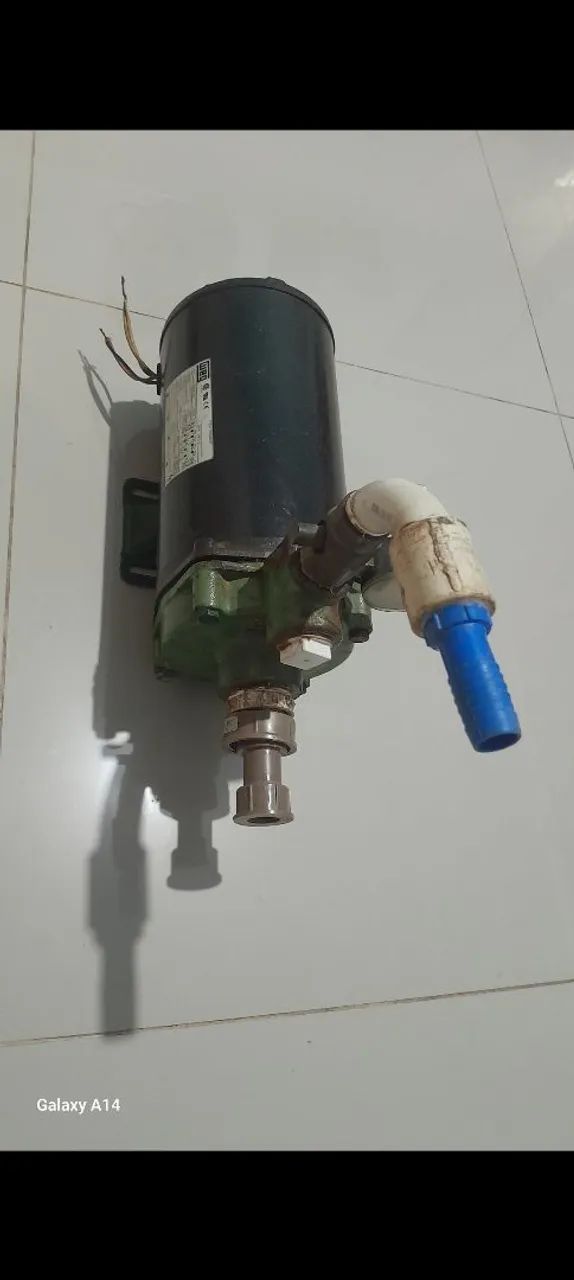 VENDO UMA BOMBA