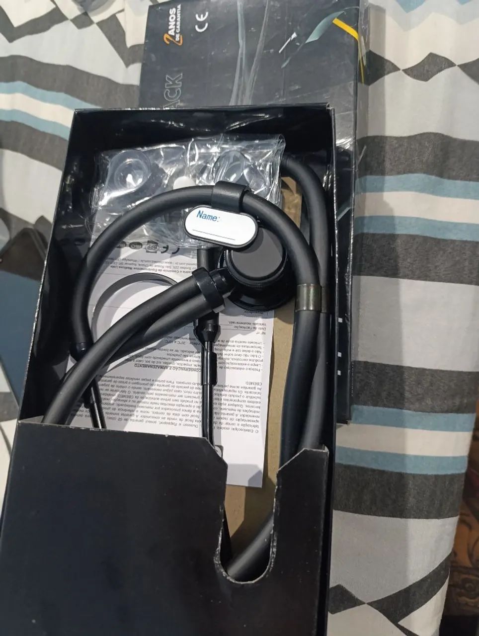 Esfigmomanômetro e estetoscópio da A. P MED