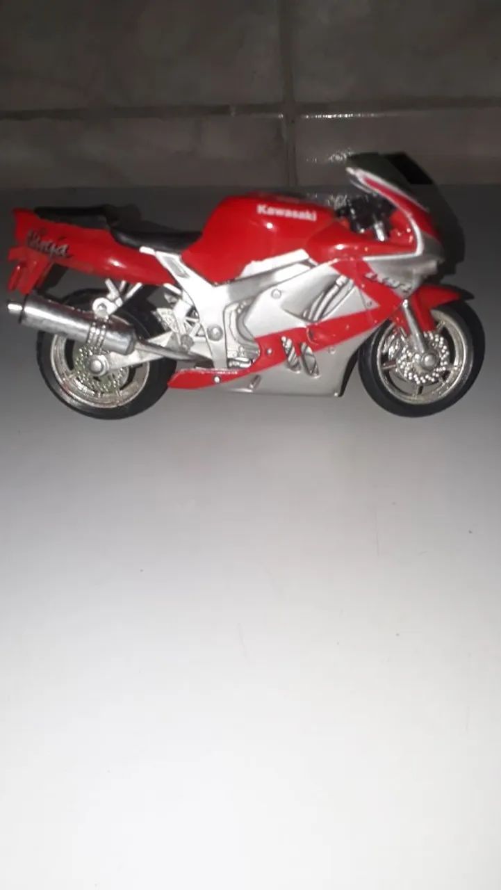 moto miniatura Kawasaki  - Foto 3