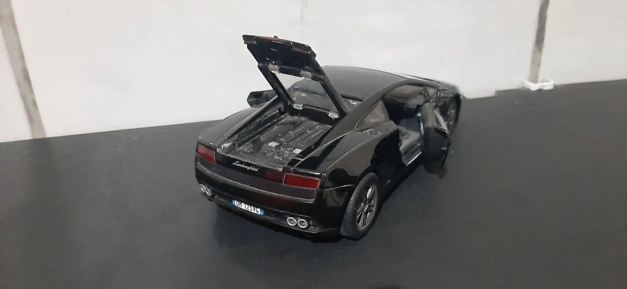 Miniatura Lamborghini Gallardo 1:24 - Foto 5