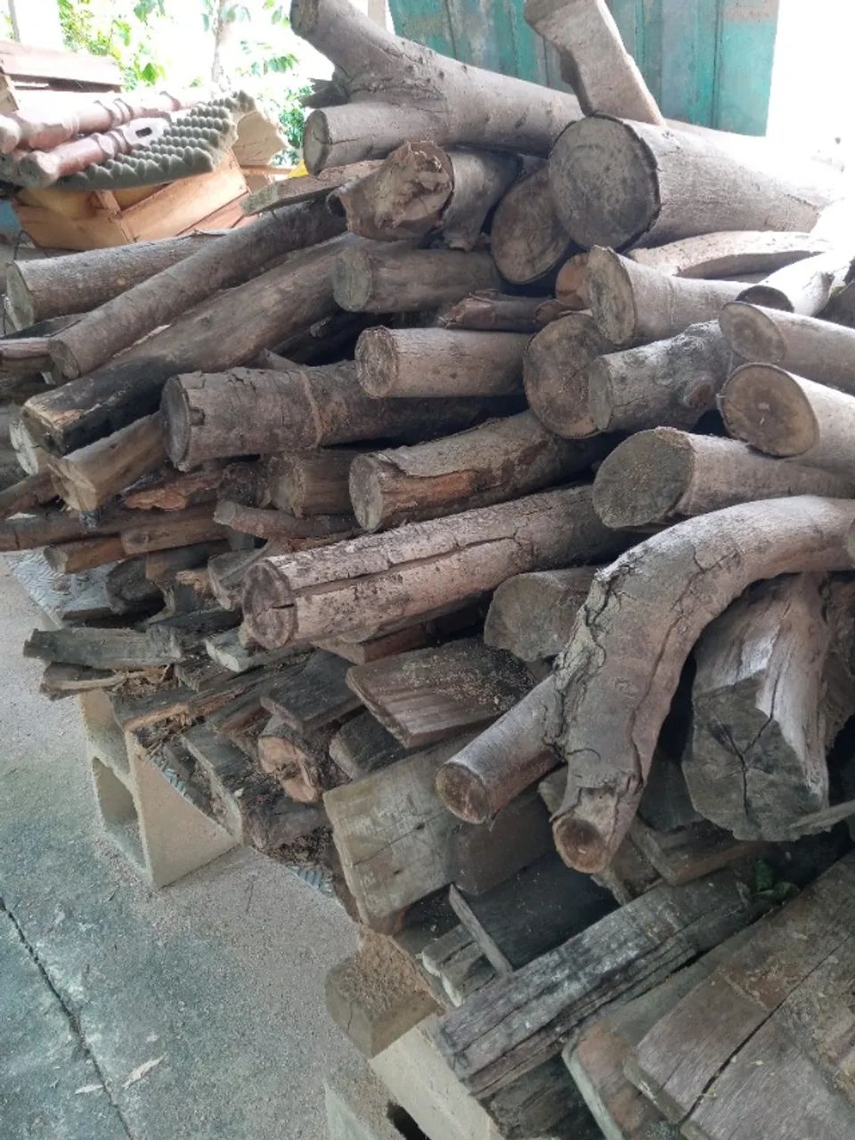 DOAÇÃO DE LENHA SECA 6M3