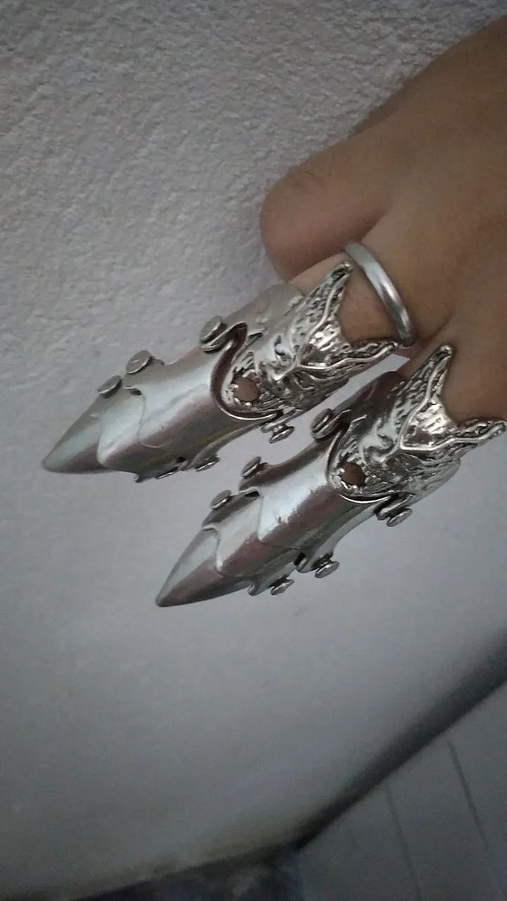 Cosplay bunny + 5 broches + 1 dedo garra  - Foto 2