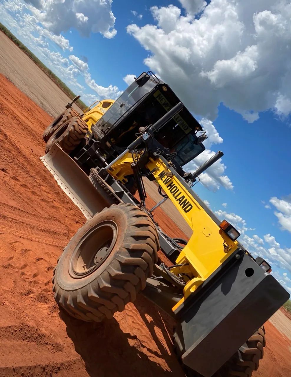 Motoniveladora New Holland RG170 B ano 2023 com 3.900 horas, em MS - Foto 3