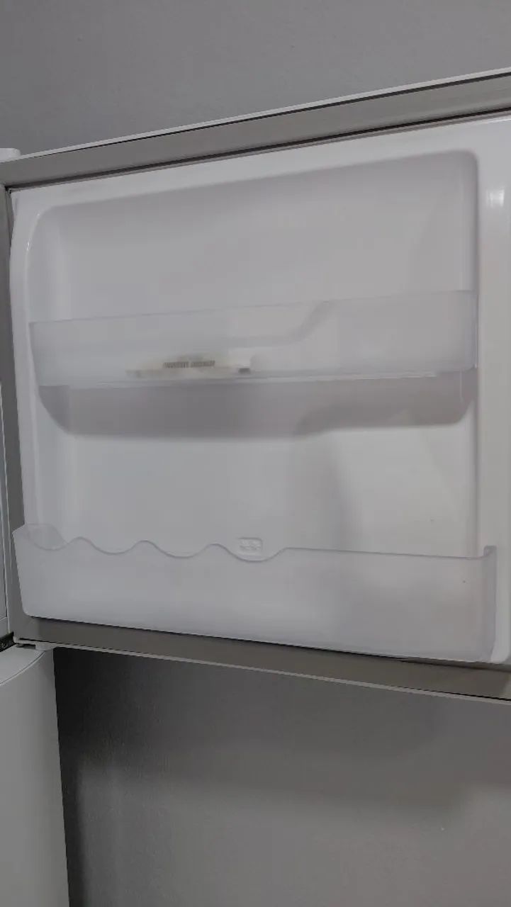 Geladeira Eletrolux semi nova  - Foto 5
