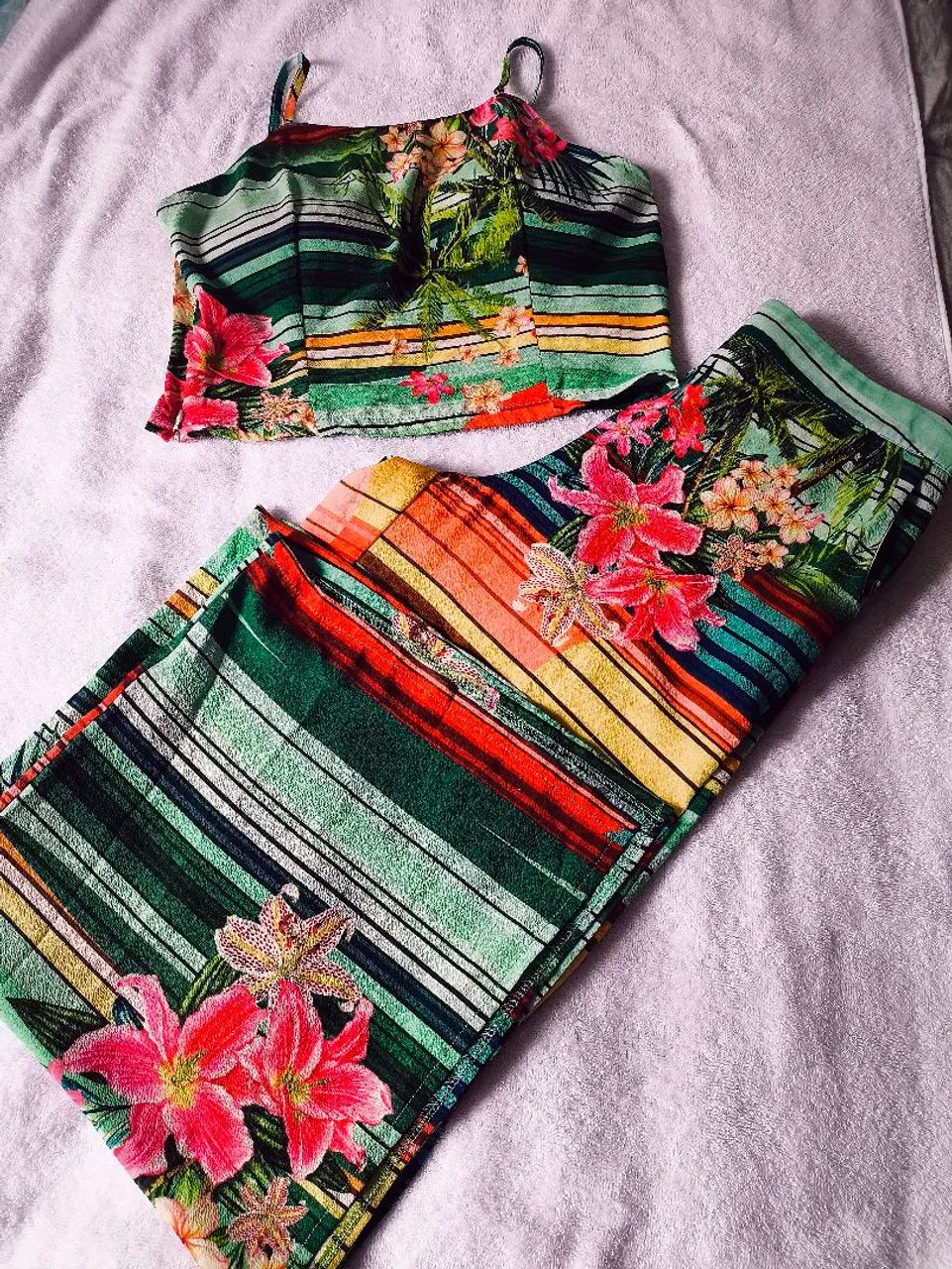Conjunto de calça e cropd floral  - Foto 4