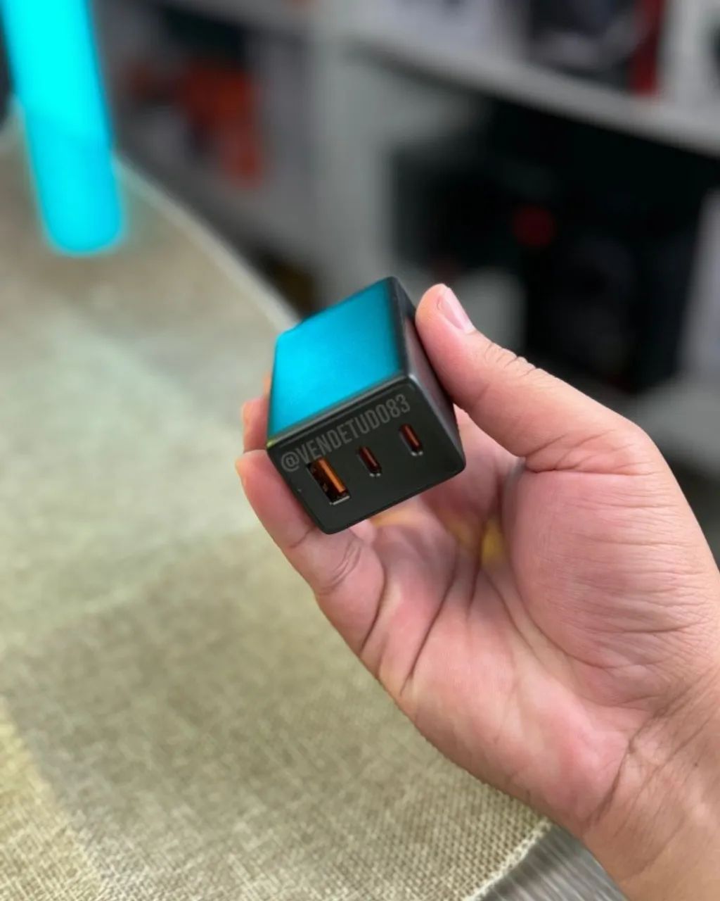 Carregador Essager 67w compacto, 1 usb 2 usb c - Foto 2