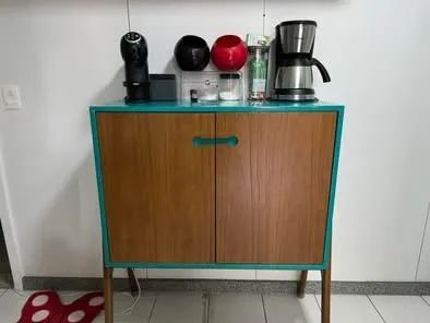 Aparador / Buffet Retrô com Pés Palito