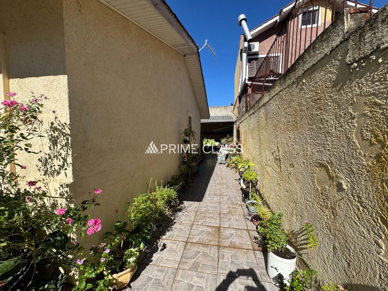 Casa de 2 dormitórios, 3 vagas, amplo pátio nos fundos, Bairro São José - Aceita financiam - Foto 3