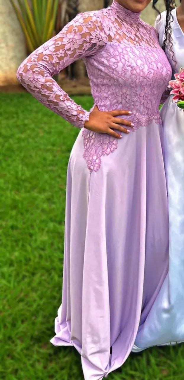 Vestido lilás para festa 
