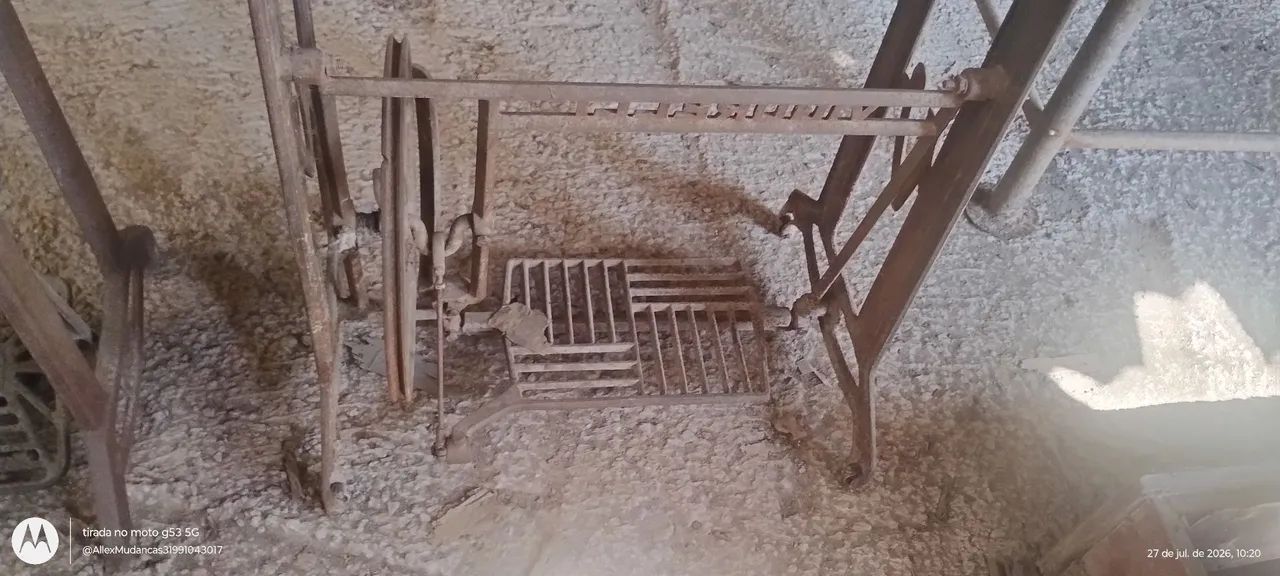 Pe de máquina antiga Vitoreli  - Foto 4
