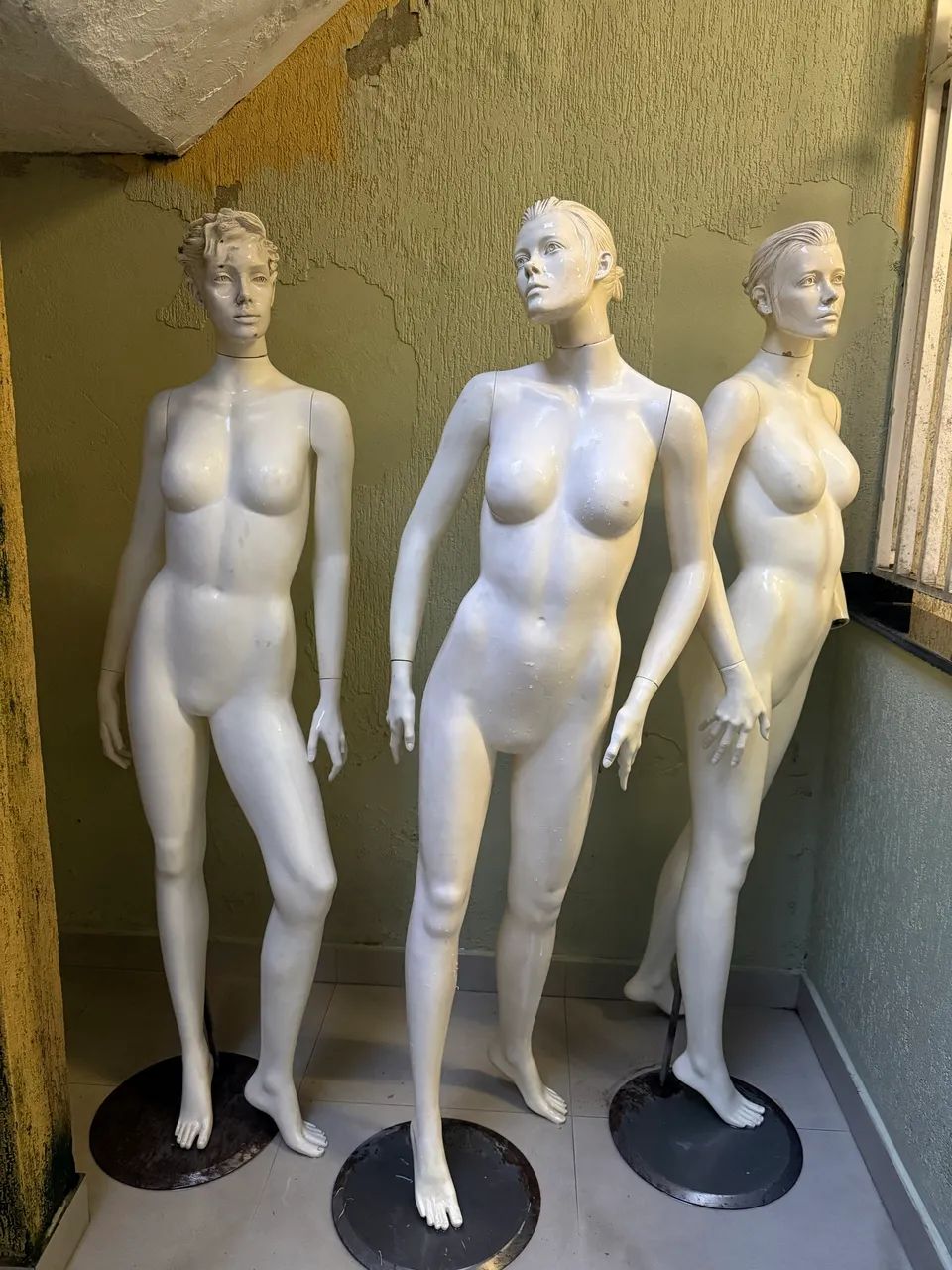 3 Manequins femininos usados - loja / vitrine - Foto 2