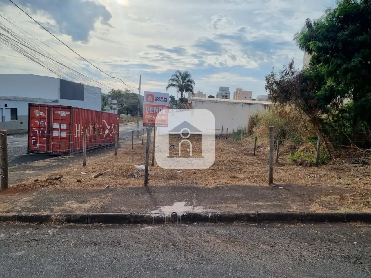 Terreno para venda no bairro Daniel Fonseca