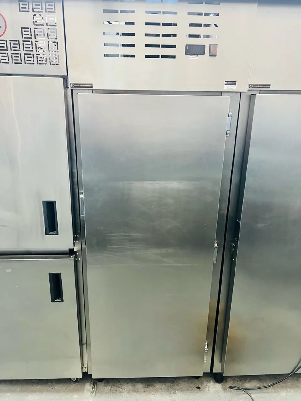 Passtrough Elvi refrigerado vertical - Foto 3