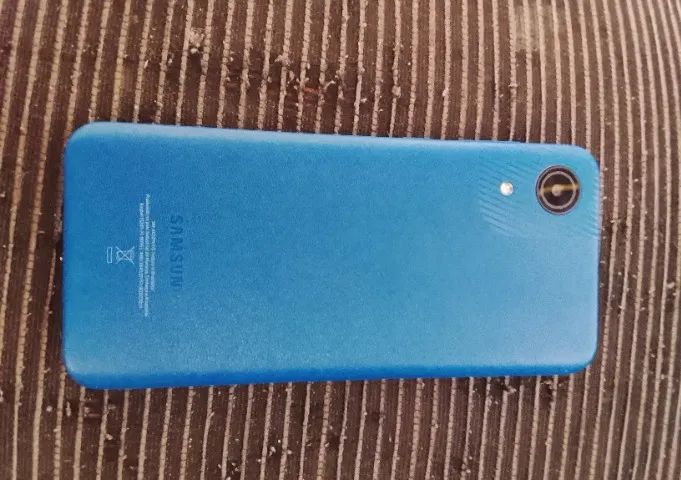 Celular Samsung Galaxy A03 core funcionando perfeitamente só precisa trocar a tela  - Foto 2