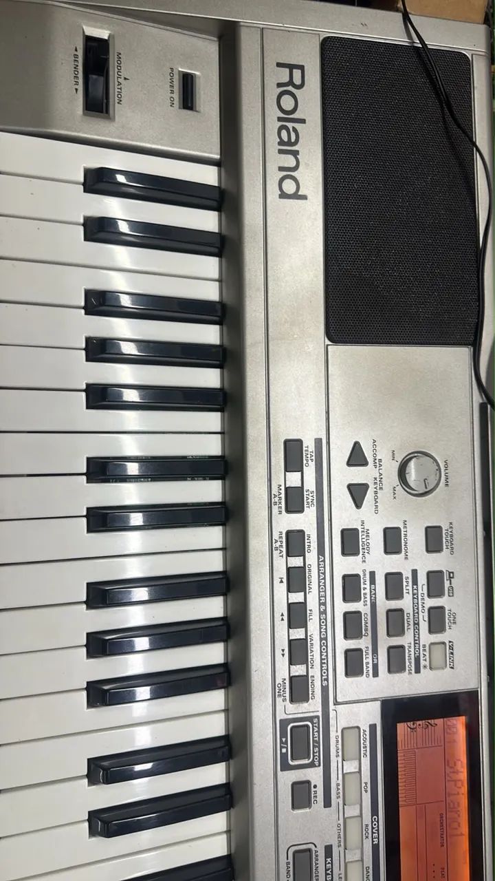 Teclado marca roland modelo EXR3 com capa e fonte  - Foto 3