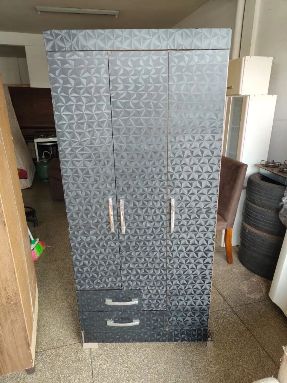 Guarda roupa de solteiro 