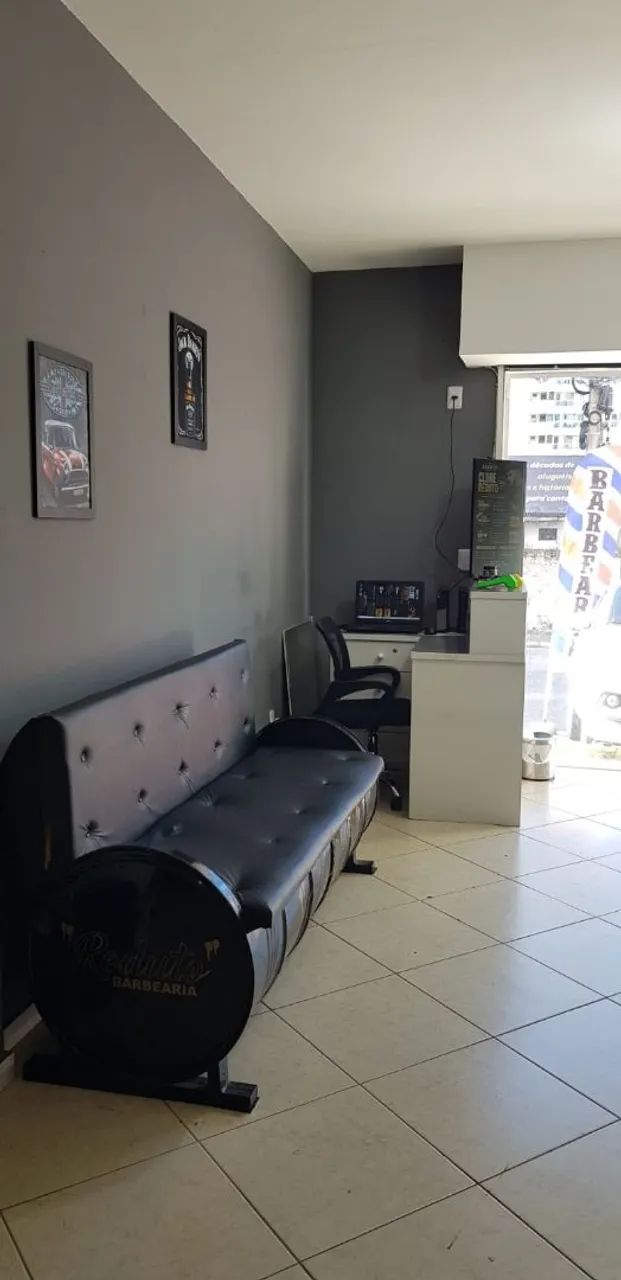 Vendo ou troco barbearia completa  - Foto 4