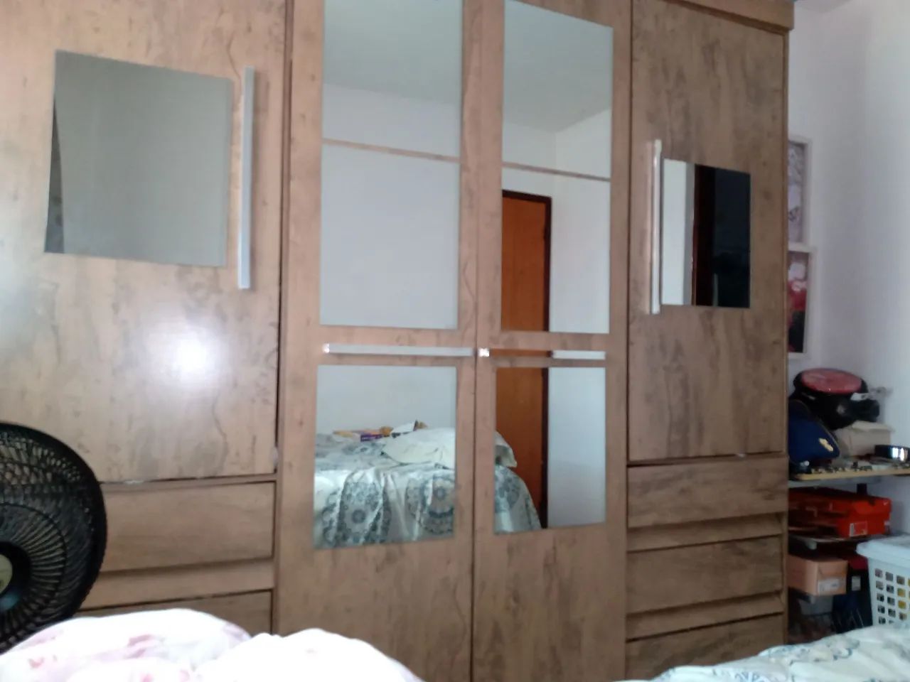 Guarda roupa 4 portas e 6 gavetas em bom estado. - Foto 4