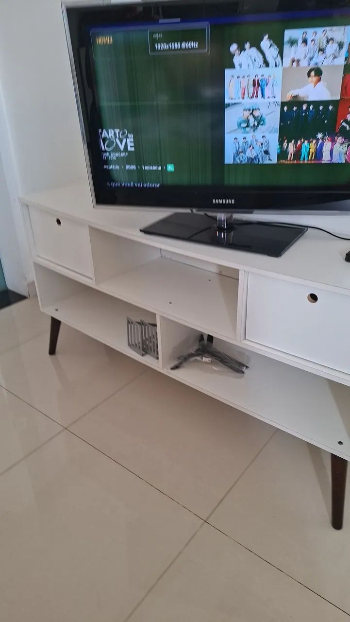 Tv LCD sanssung 32 polegadas funciona , mas apareceu uma listas nelas como ta no video - Foto 5