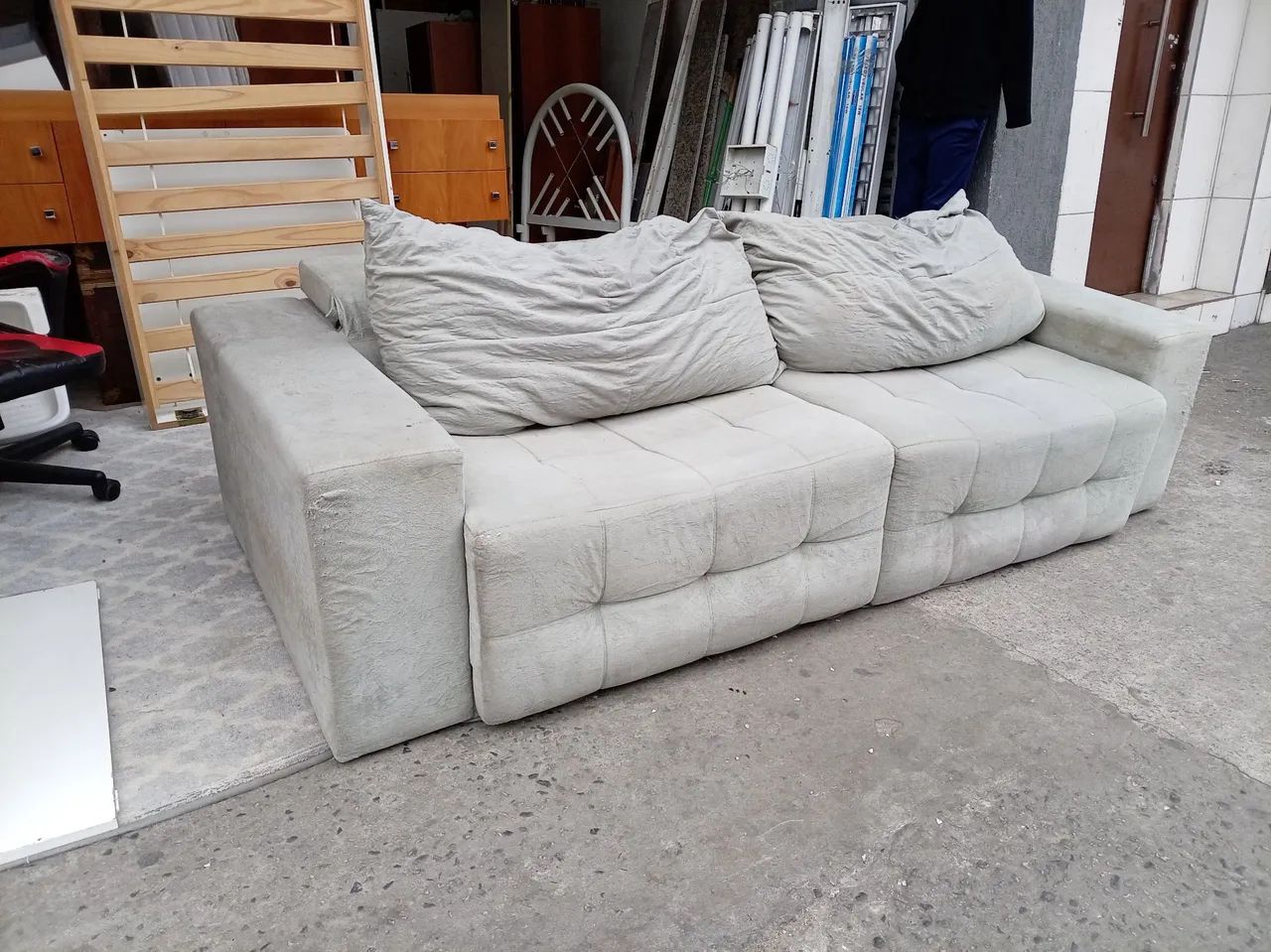 Sofá Retrátil Conforto e Espaço!  - Foto 2