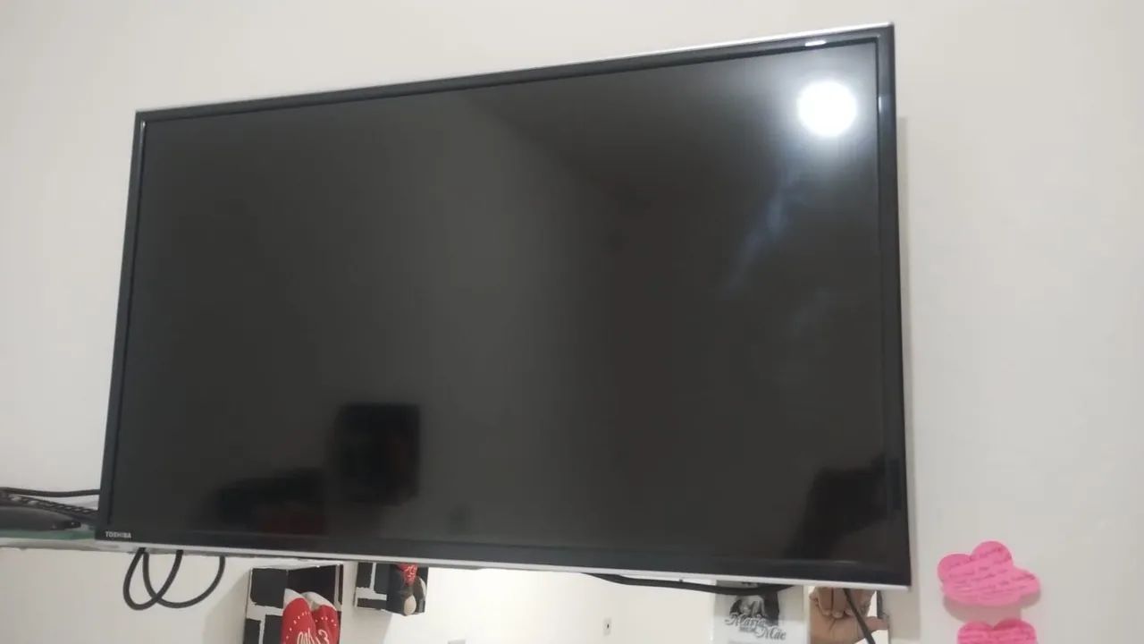 TV Semp Toshiba smart tv 32 polegadas semi nova - Foto 2
