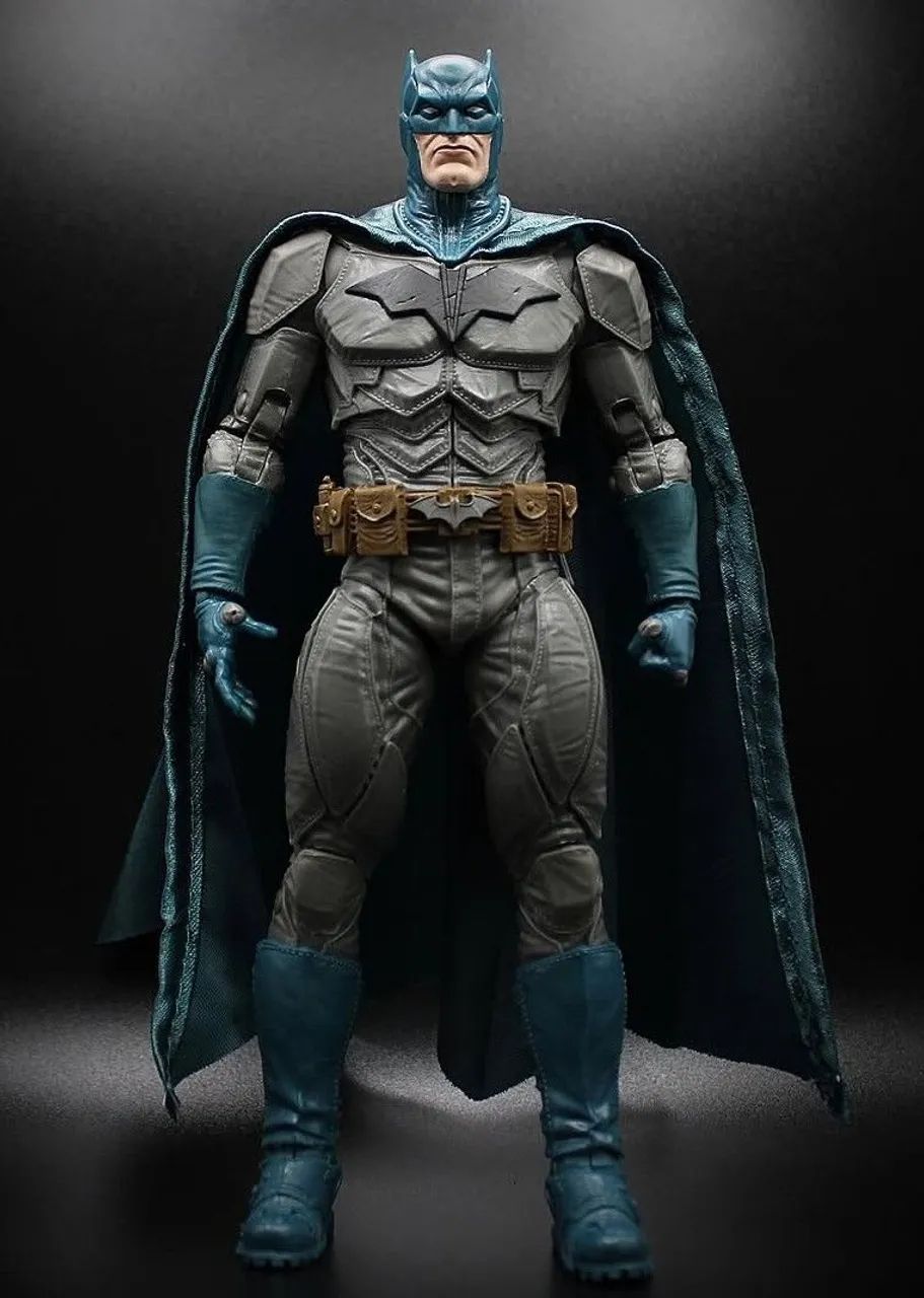 Action Figure Batman Noel (McFarlane DC Multiverse Platinum Edition) + HQ Capa Dura Panini - Foto 4