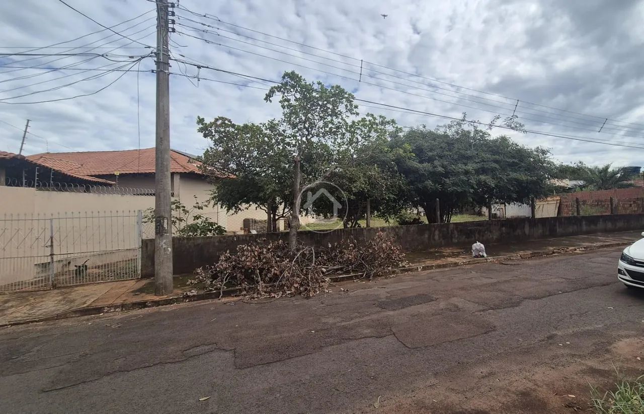 TERRENO EM LOCALIZAÇÃO EXCELENTE