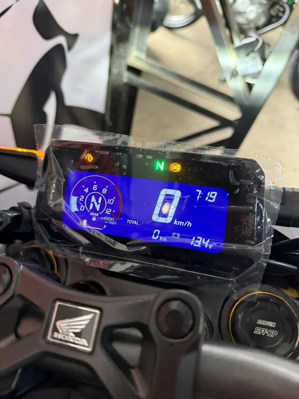 CB 300F Twister S - Foto 5