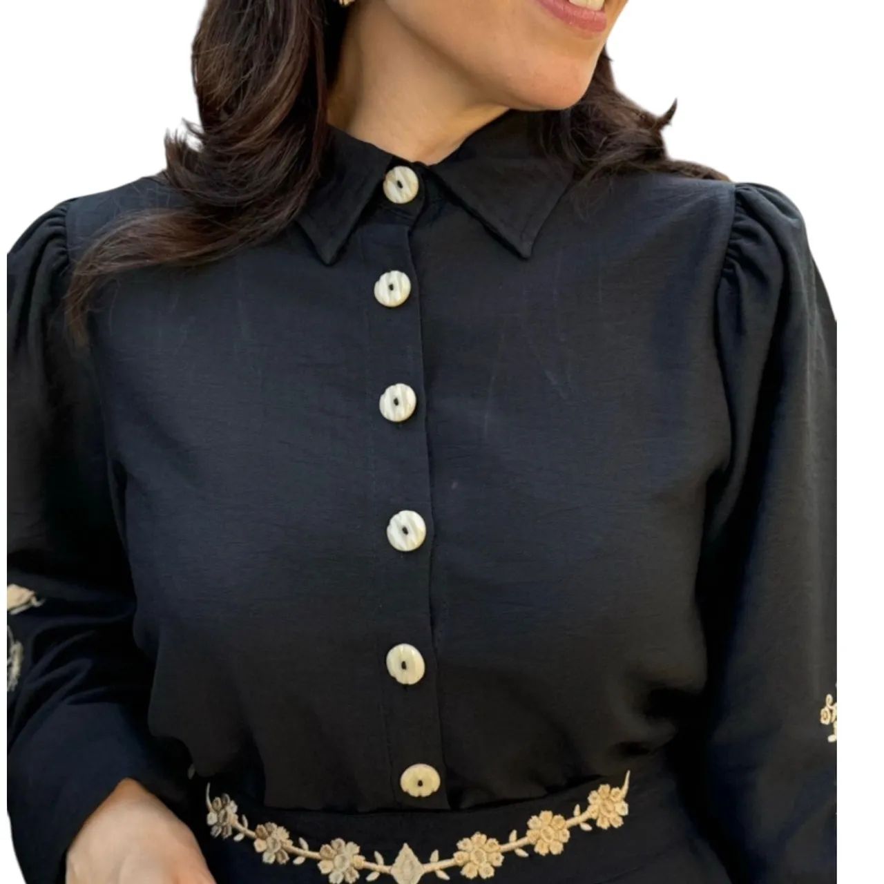 Vestido preto bordado nunca usado  - Foto 4