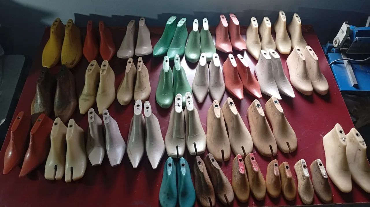 Formas de sapatos, modelos e numerações variadas