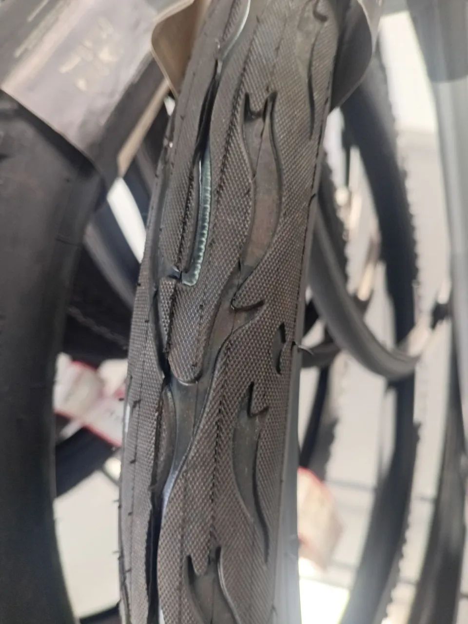 Pneu Pirelli Tornado BETA (Flame) 26x2.125 - Foto 2