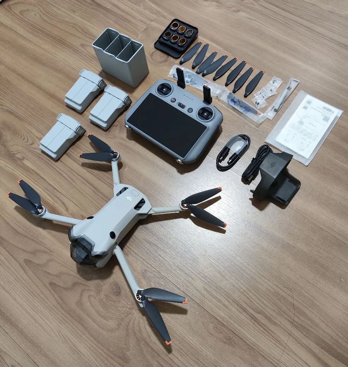 DRONE DJI MINI 4 PRO FLY MORE COMBO - IMPECÁVEL | POUQUÍSSIMO USO - Foto 3