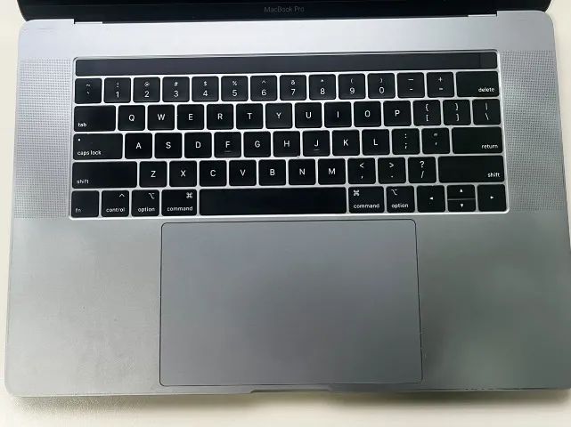 MacBook Pro 15,4 -  2019 - Foto 4