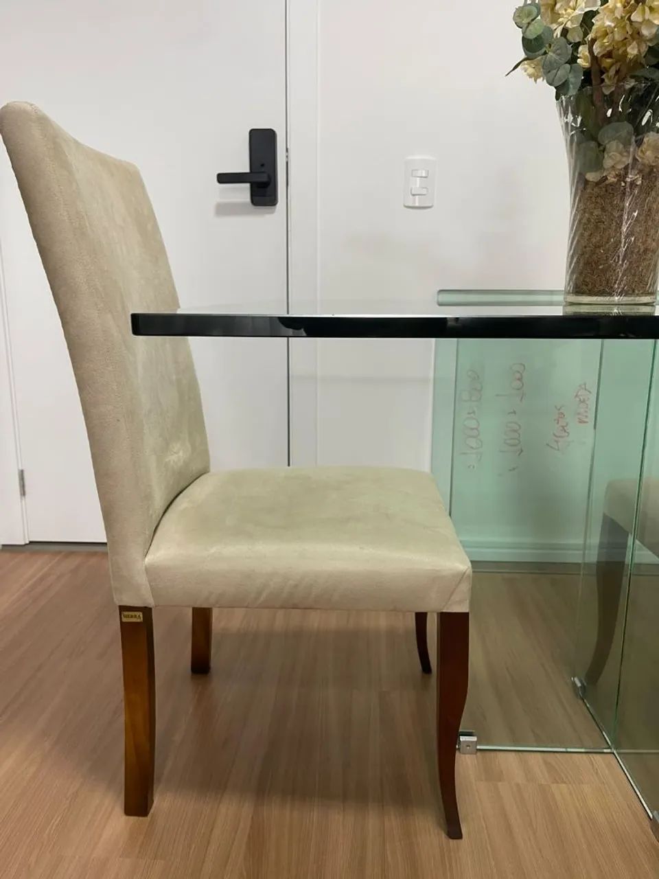 Mesa de vidro e cadeiras - Foto 2