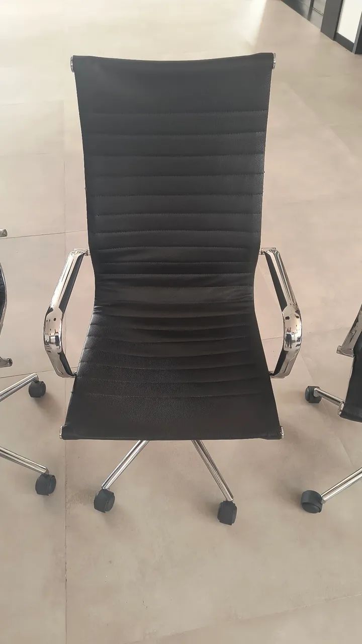 Conjunto de 4 Cadeiras para escritório executivas. - Foto 4