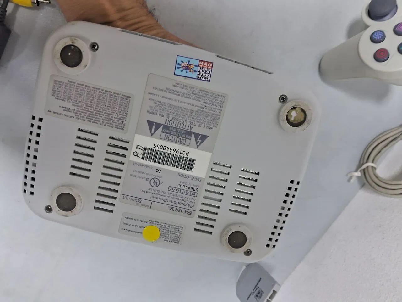 Ps one branquinho  memory card e jogo - Foto 3