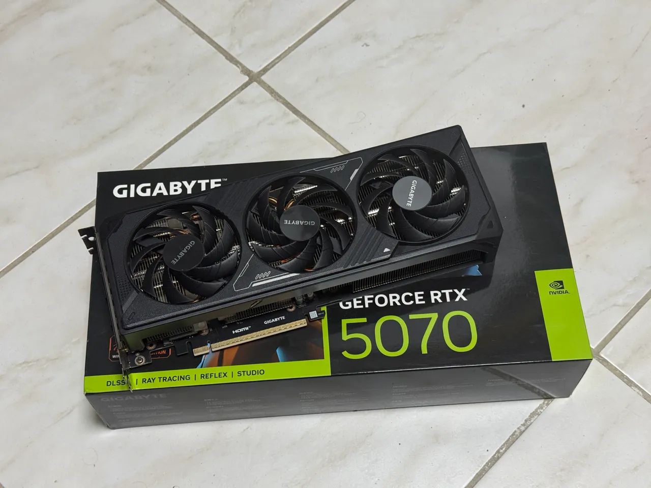 Placa de vídeo gpu nvidia rtx 5070 windforce 12gb