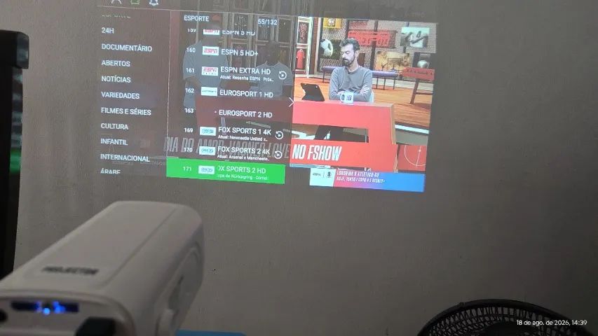 Projetor Android curta distância  - Foto 3